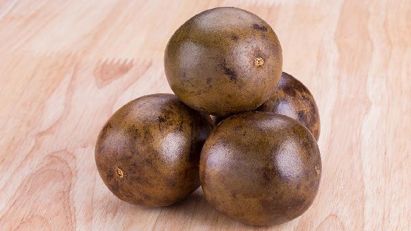 罗汉果泡水喝有何功效