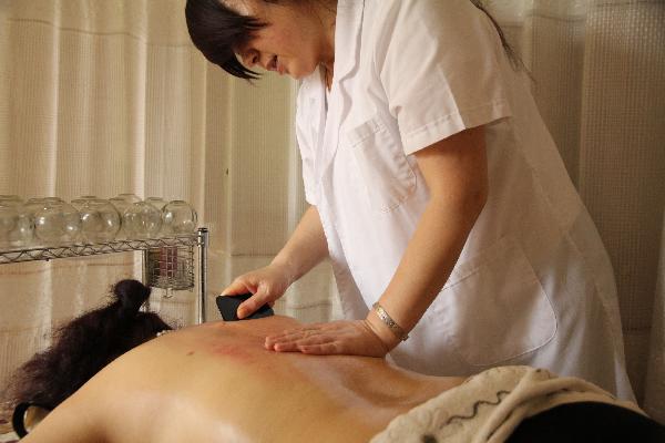 刮痧的好处和功效是什么呢