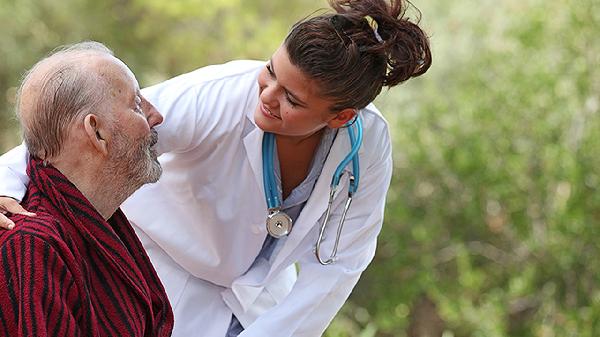 颤抖不是唯一标志！帕金森病前这些细微变化，多数人没察觉