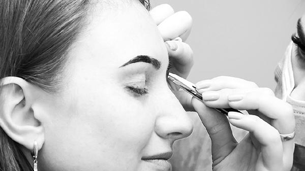 纹眉时有不掉色的颜色吗