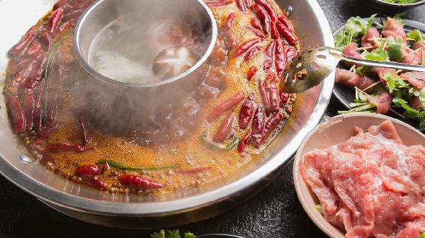 孕妇饮食误区：火锅烧烤贪嘴，当心血液变“奶昔”