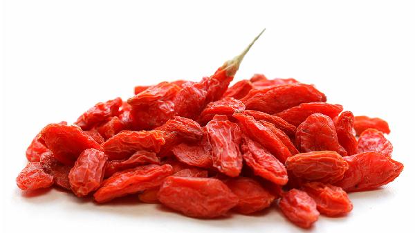 干嚼枸杞一天吃多少