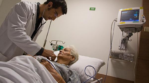 老年人便秘影响体检吗