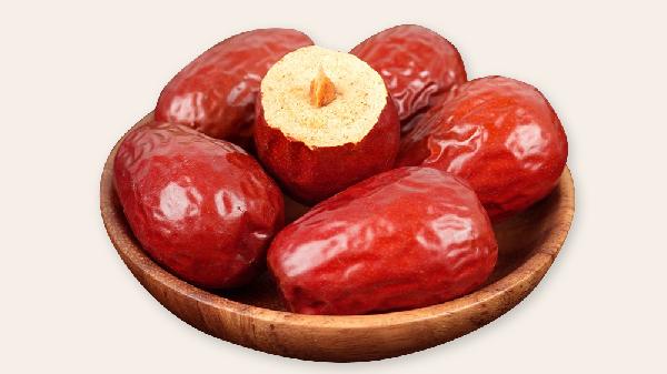 冬日养生茶饮:菊花金银花大枣泡水,这3类人慎喝!