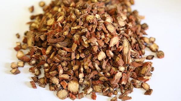 辛伐他汀片可以和丹参保心茶合用吗？