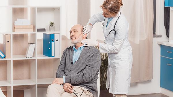 老年患者可以用硼酸冰片滴耳液治疗吗