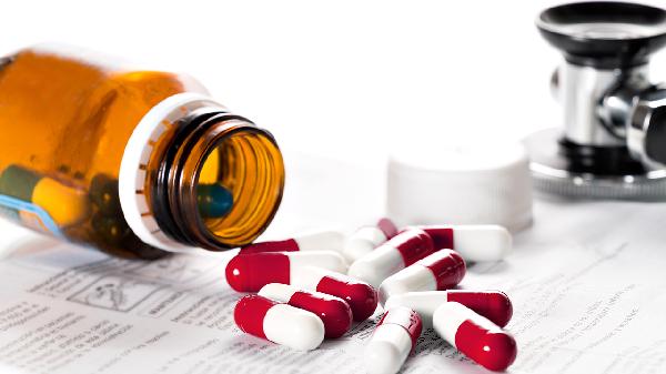 头孢地尼胶囊能治水泻吗？