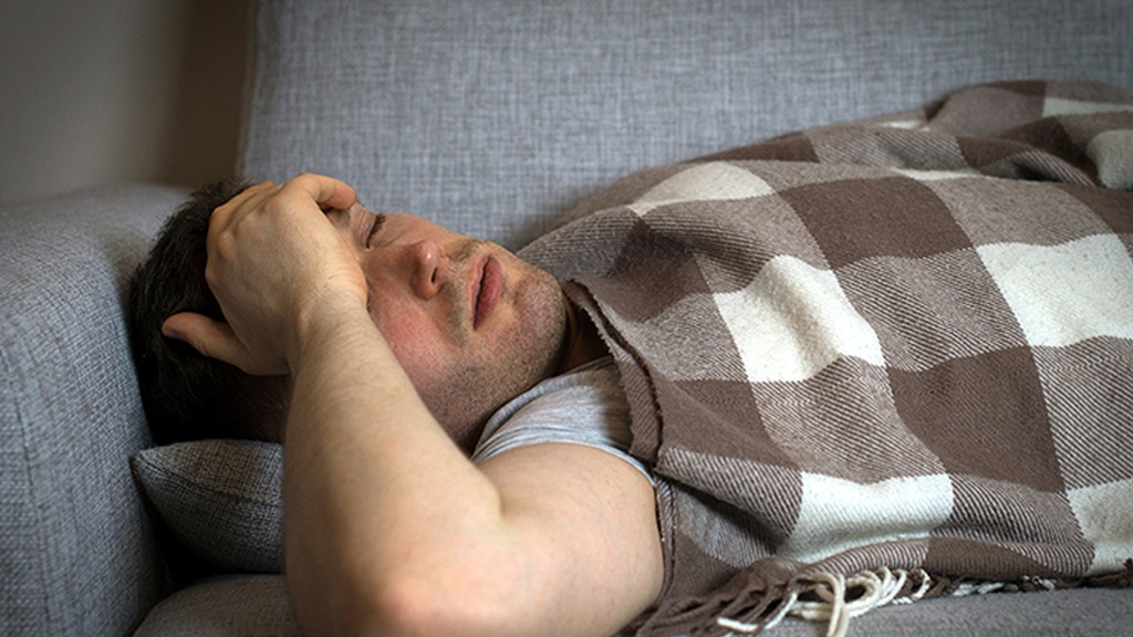 脑梗年轻化！医生呼吁：这4种饮食恶习正在摧毁你的健康