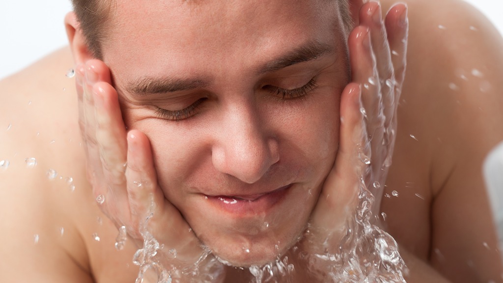 冬季护肤第一步：这3个洗脸错误比熬夜更伤脸