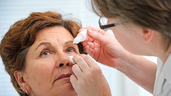 老年性视力减退能吃益康胶囊吗