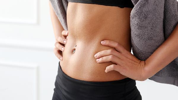 HIIT训练VS传统有氧：7个动作破解冬季减肥瓶颈，瘦得更紧致