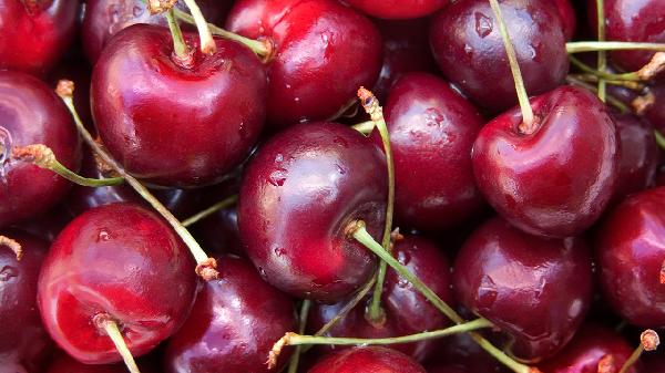 医生紧急提醒：冬天睡前吃错水果，当心整夜睡不着