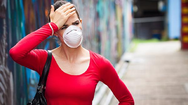 口罩戴不对等于白戴！50岁后这些细节千万要注意