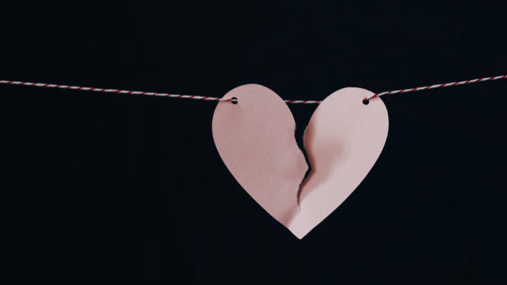 停止内耗的终极答案：结束一段关系，这两个字比争吵有用100倍