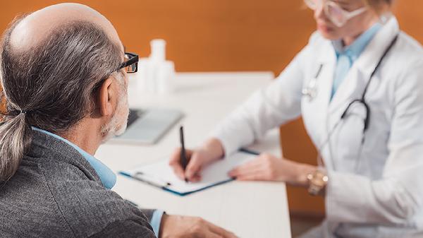 老年人体检前能吃早餐吗？