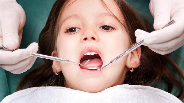 宝宝体检发现贫血要吃含铁辅食吗？