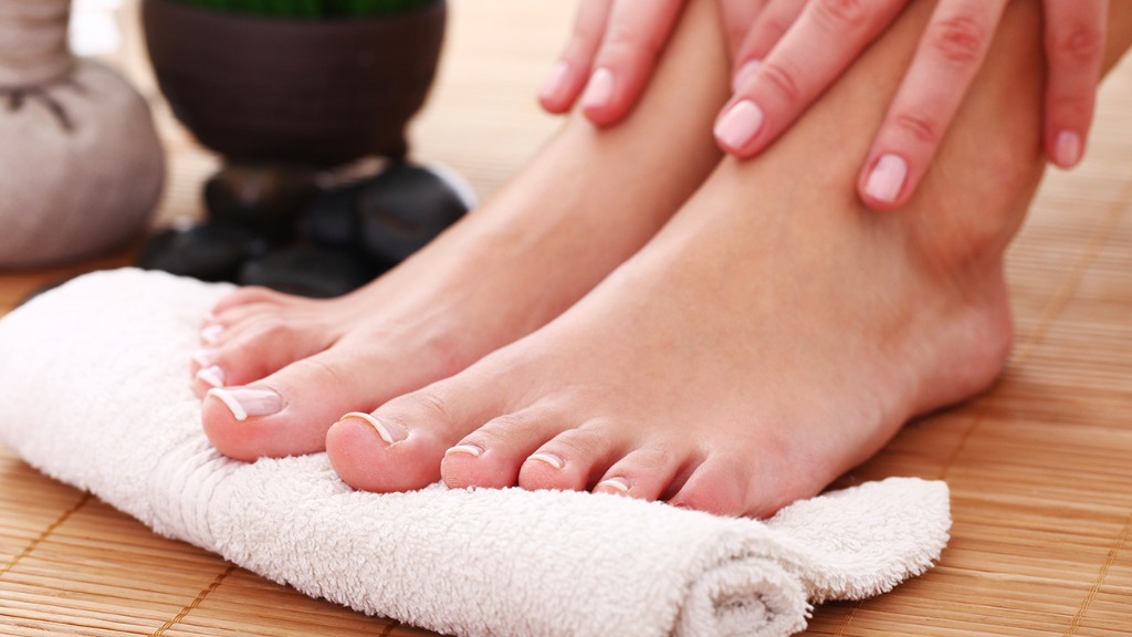 冬季甲沟炎高发:科学应对,守护足部健康,一份“从预防到治愈”的全攻略