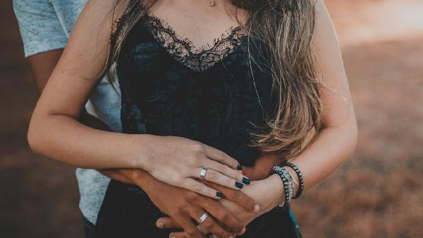 为什么90%的婚姻败给了生活？答案扎心