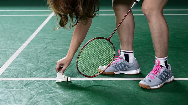 坚持打羽毛球能减肥吗