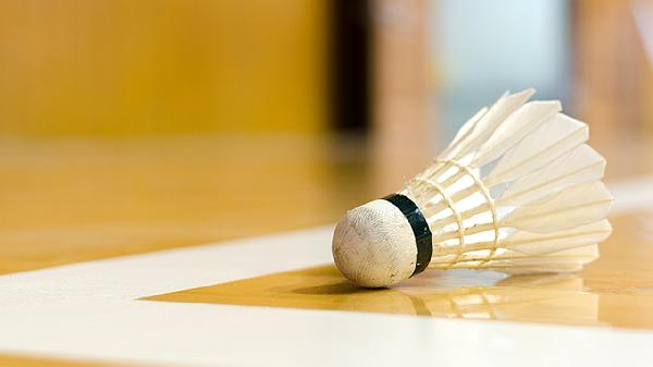 打完羽毛球手臂酸痛怎么缓解