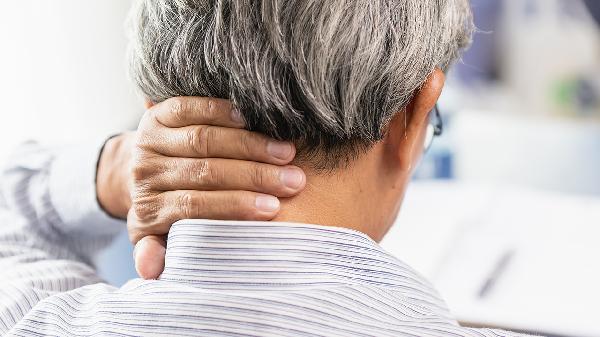 老年人颈椎病引起头晕吃什么药