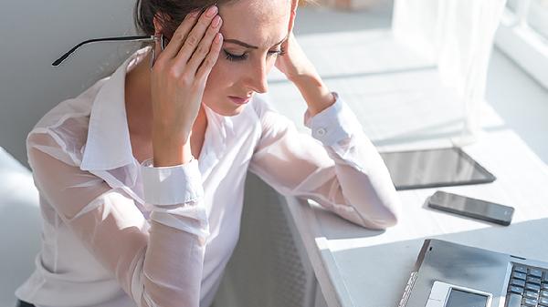 一吹风就头痛，是怎么回事？医生可能与这几大疾病有关