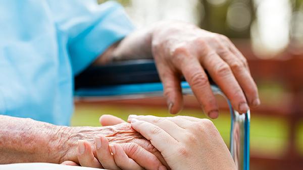 脚跟开裂怎么修复护理