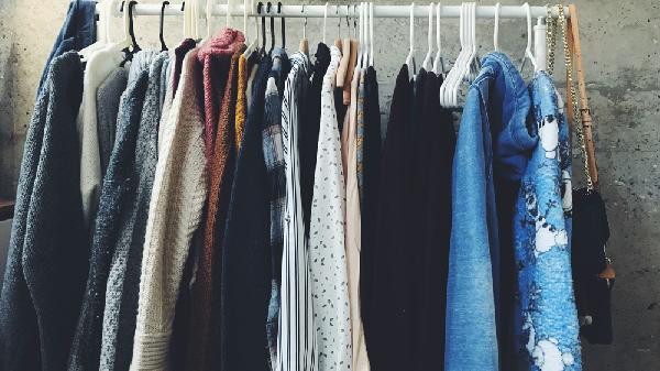 衣服上的胶水渍怎么清洗