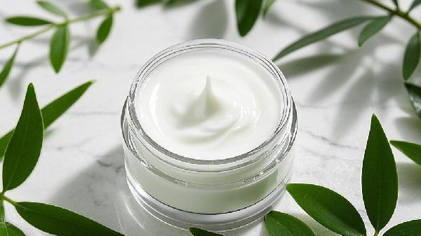 面部面霜怎么用更锁水