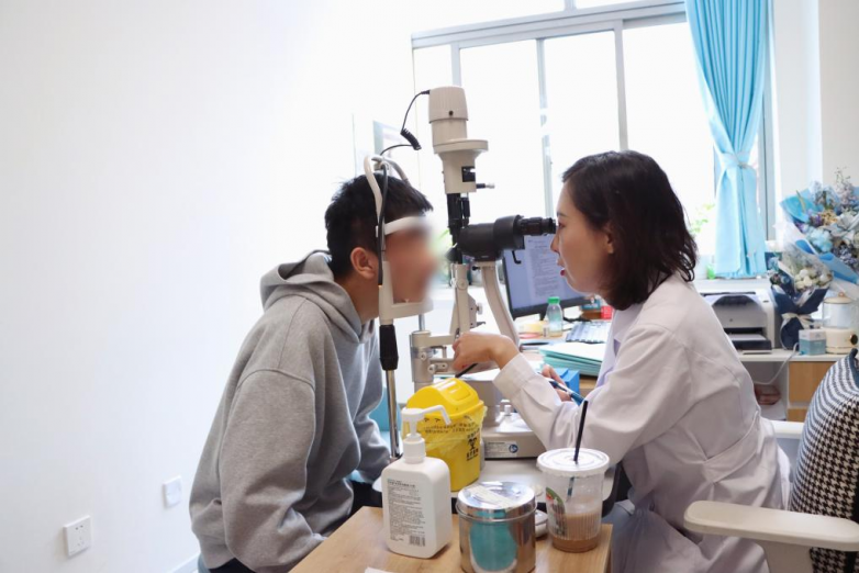 在昆明做近视手术，如何判断医院靠不靠谱？看这4点就够了