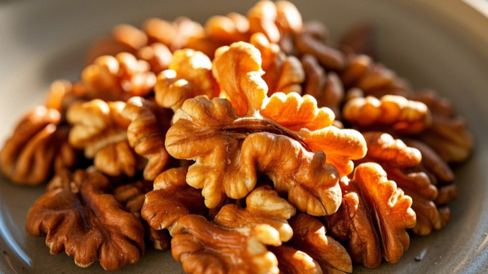 核桃对脑梗患者有帮助?医生长期吃或带来6大积极变化