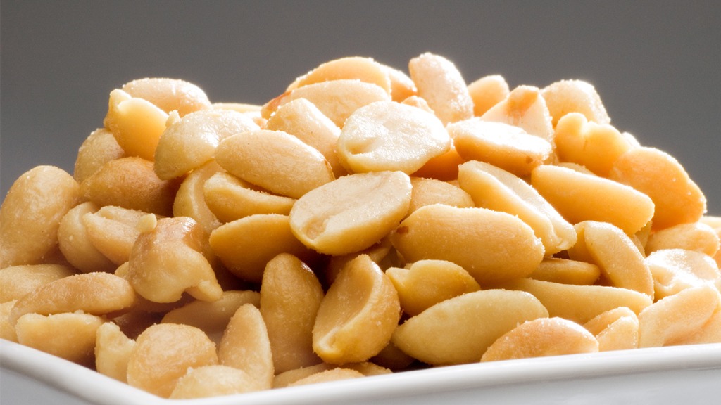 血脂高能不能吃花生？想要血脂稳定，6种食物要少吃