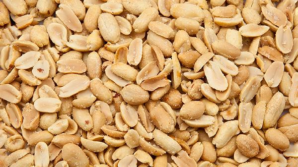 医者发现坚果一换,每年冠心病致死少一半,这5种坚果,多吃吃