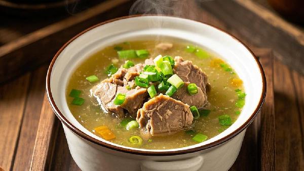 煲汤时食材下锅顺序有讲究吗