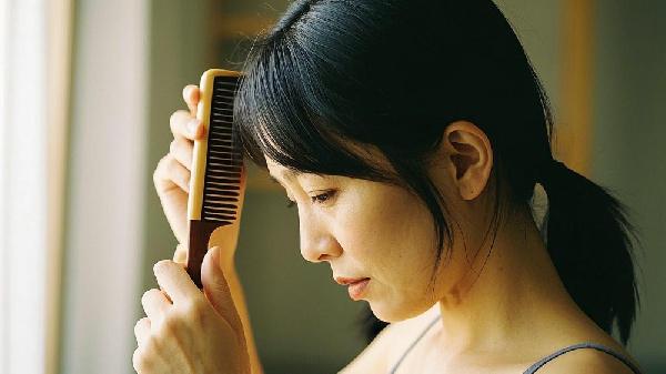 为什么头发很容易油