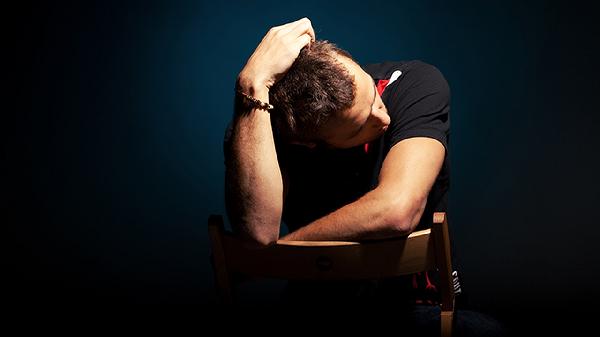 很困但是睡不着很烦躁怎么回事