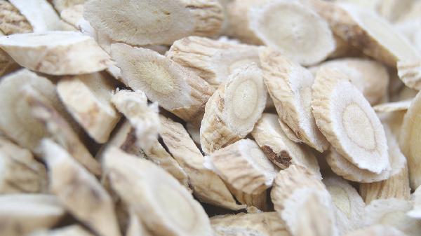 黄芪、西洋参、枸杞泡水喝的功效