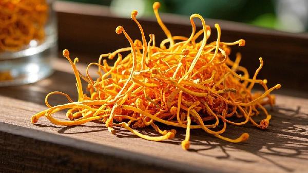 为什么虫草花尽量少吃或者不吃？虫草花必须要焯水吃吗？看完就懂