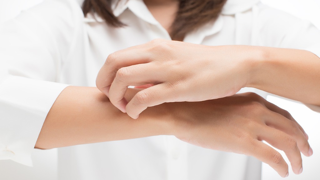 男子皮肤瘙痒，以为是皮肤病，体检后，医生惋惜：怎么不早来