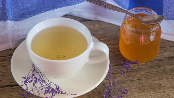 多喝白开水能多活10年?科学家发现:喝水时,细胞会加速代谢