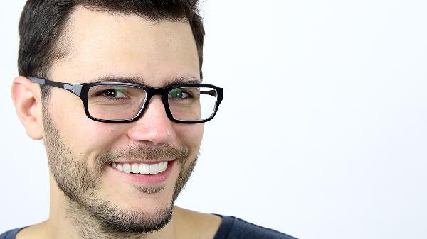 激光可以治疗近视眼吗