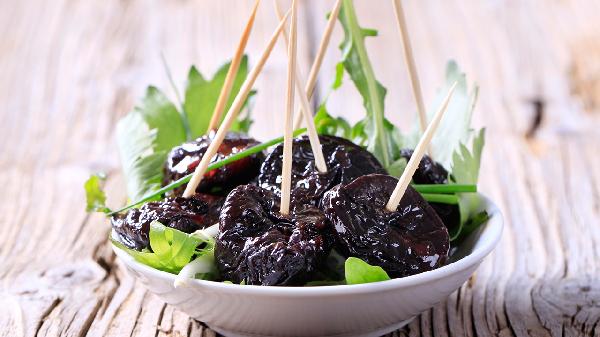 西梅的功效与作用、禁忌和食用方法