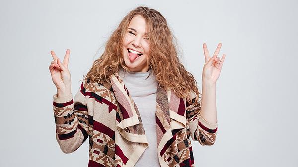 舌苔厚腻发白是什么原因造成的