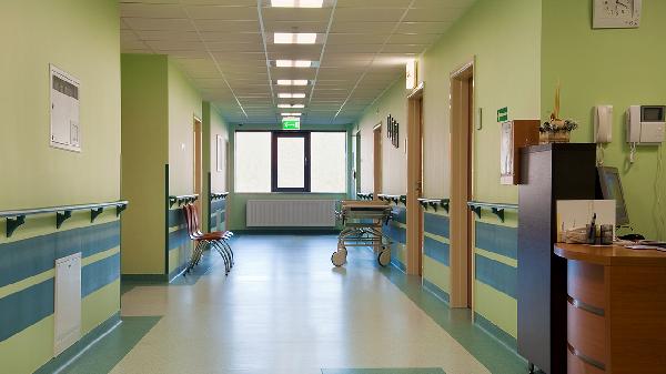 湿气重到医院挂哪个科