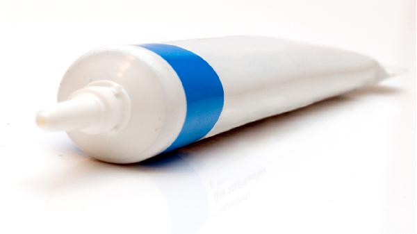 醋酸曲安奈德尿素软膏适应人群有哪些