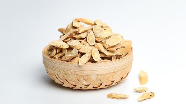 黄芪奇效，揭秘3种搭配，补气血新发现！