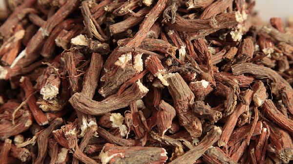 丹参山楂泡水喝的功效与作用机理