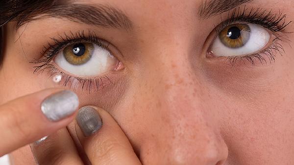 破尿酸原液能涂在眼部么