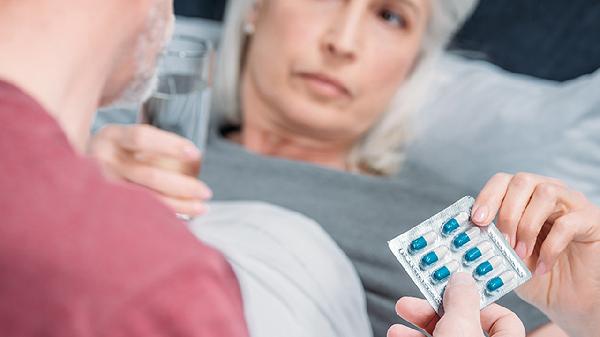 阿瑞匹坦胶囊主要治什么病