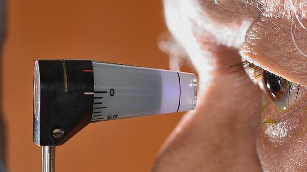 普拉洛芬滴眼液主要治什么病